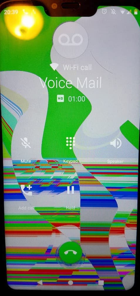 A photo of the Dialer app with incorrect colors